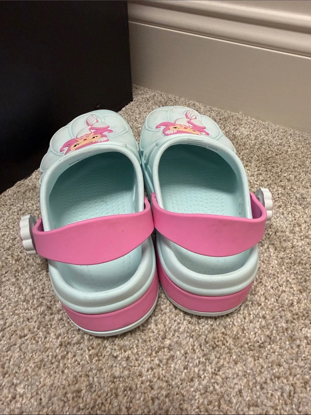 Kids SZ 13 Light Blue & Pink Mermaid Garden Clogs with seashell spinners
